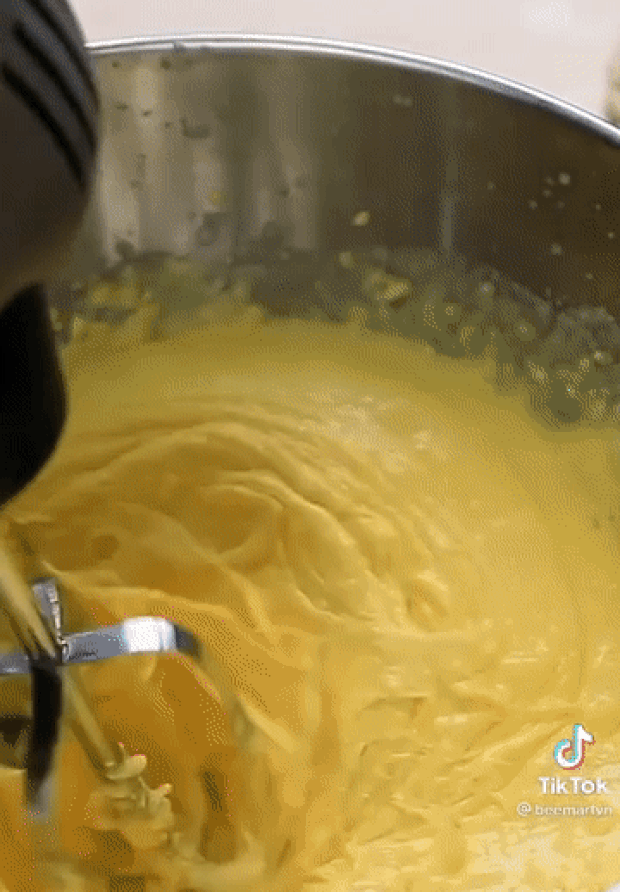Bánh kem trứng dừa nướng hot hòn họt trên mạng có cách làm không quá khó. Hình ảnh 9