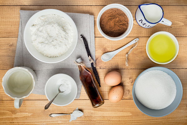 Cách làm bánh bông lan cuộn kem đơn giản tại nhà. Hình ảnh 1